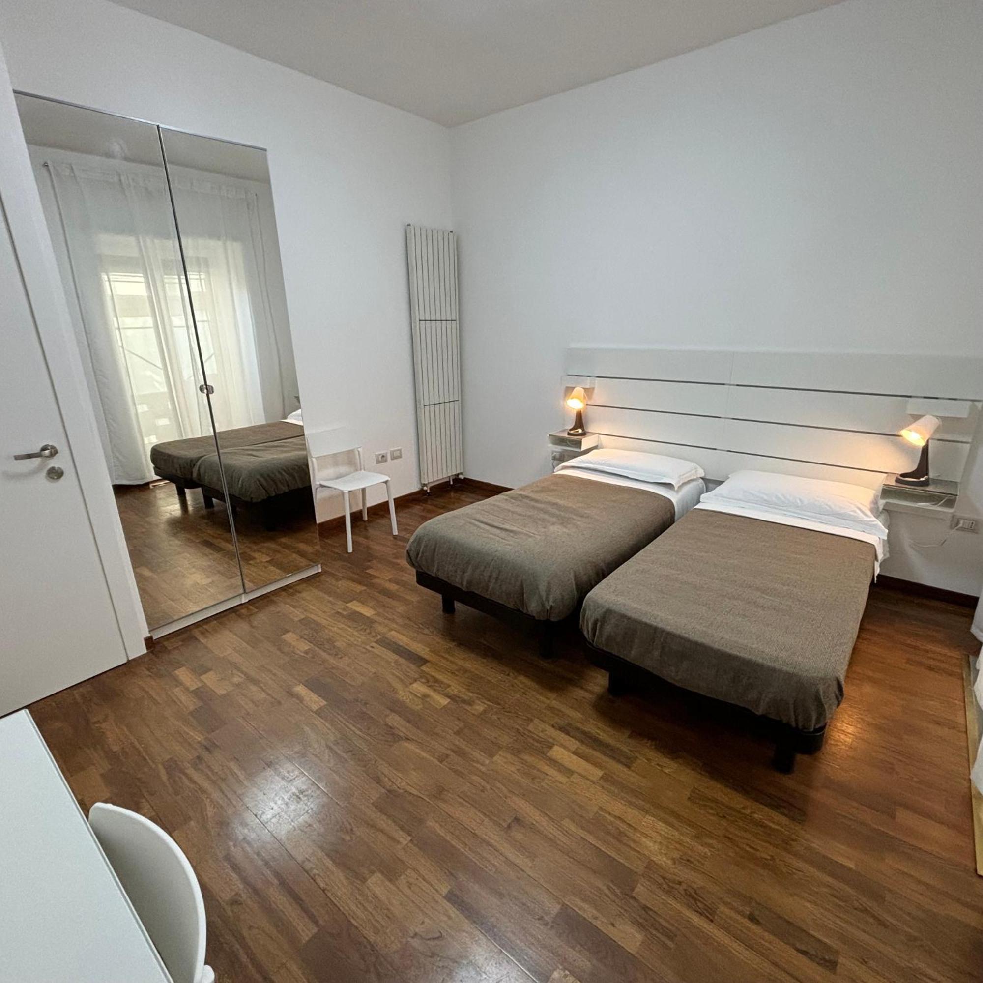 ESSENTIAL HOUSE in Centro Città con Parcheggio Privato e WIFI Potenza Exterior foto