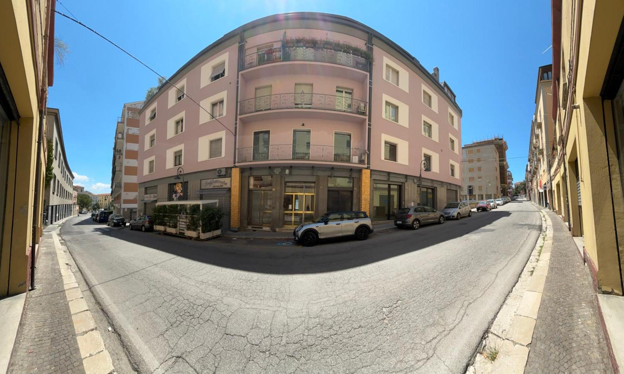 ESSENTIAL HOUSE in Centro Città con Parcheggio Privato e WIFI Potenza Exterior foto