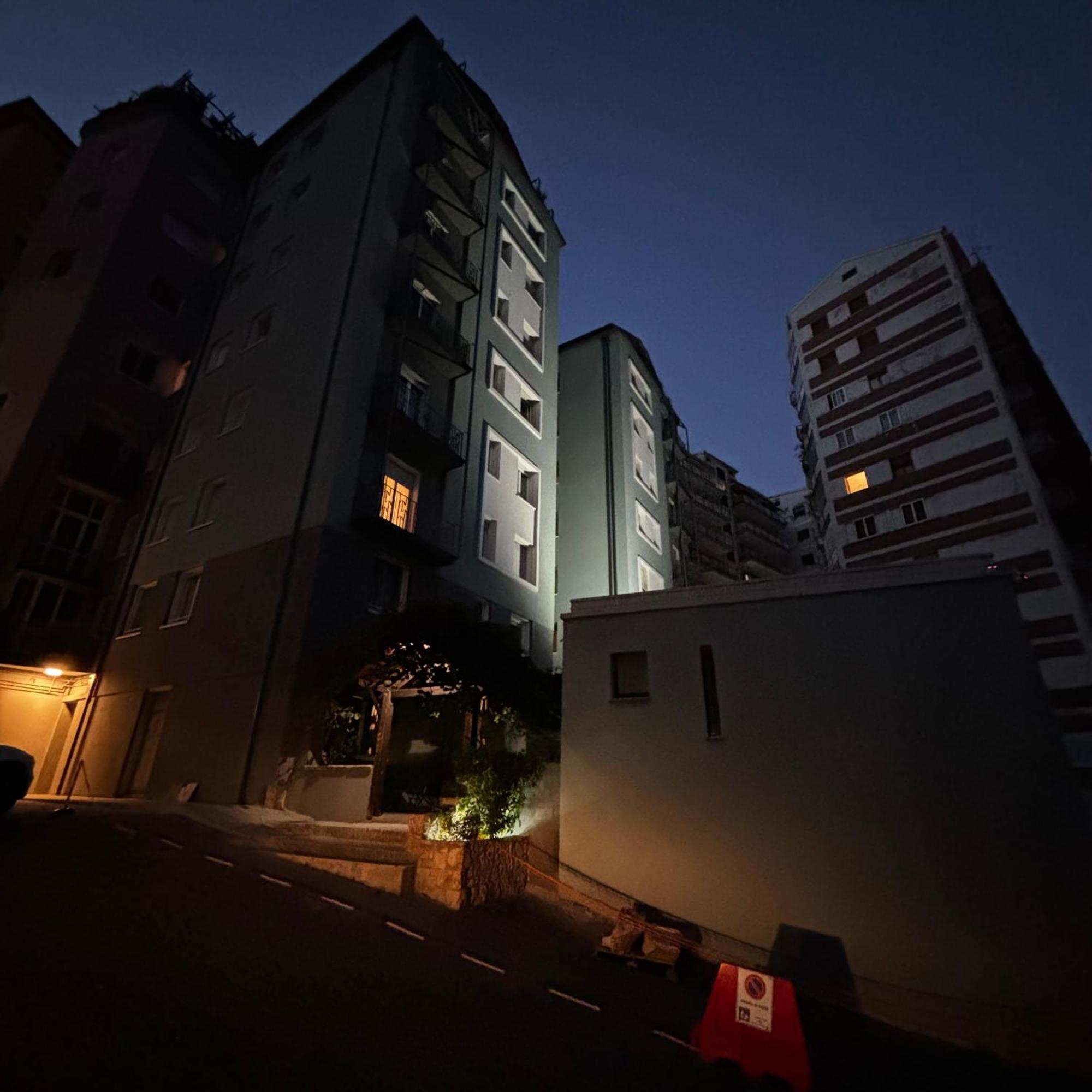 ESSENTIAL HOUSE in Centro Città con Parcheggio Privato e WIFI Potenza Exterior foto